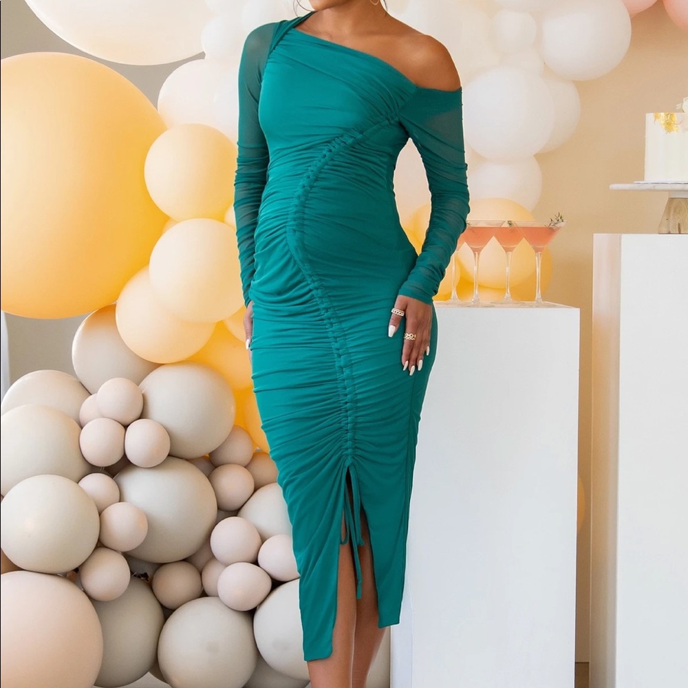 ClubL Green Asymmetric Maternity Dress